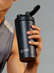 Black metal shaker + plastic free