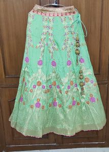 Beautiful Embroidered bandhani Silk lehnga bust 33