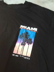 Black Miami Graphic T-Shirt Cropped