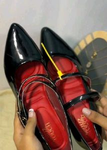 Shiny Black Pointed Toe Heels