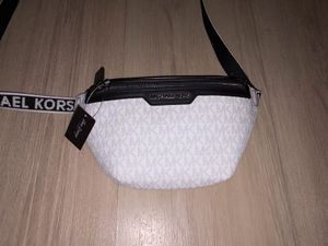 Micheal Kors Crossbody Bag