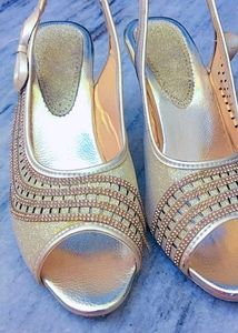 Lady Sandal Heel Colour (Goldan)  This Is Tiet For Me   Use Only One Time