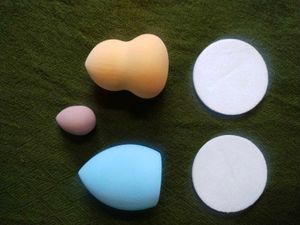 Makeup Sponges &amp; Cotton Pads Set