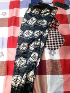 Black Leggings with Geometric Print