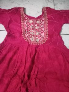 Elegant Red Embroidered Kurta