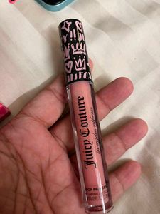 Juicy Couture plumping Lip Gloss