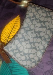 Stylish Shoulder Bag with Buckle Detail