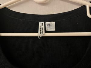 H&amp;M Divided Black Ribbed Crop Top | Scoop Neck | S