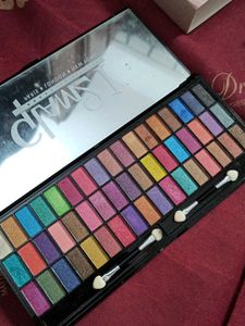 Glam21 Eyeshadow Palette