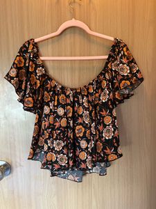 Black Floral Off-Shoulder Flared Top 🌸