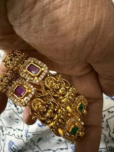 Elegant Gold Bangle