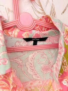 Vero Moda's Vibrant Floral Print Button-Up Shirt