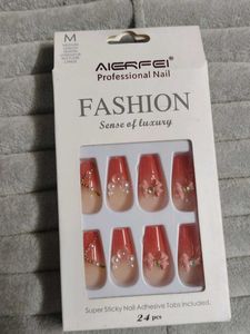 nails