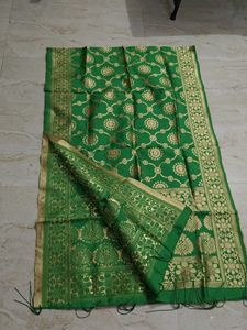 Elegant Green &amp; Gold Banarasi Silk Saree