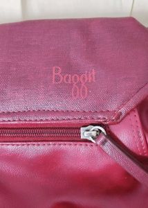 Baggit Stylish Burgundy Crossbody Bag