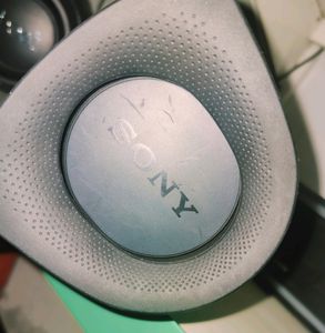 Sony Speaker. Like New. Good Condition..