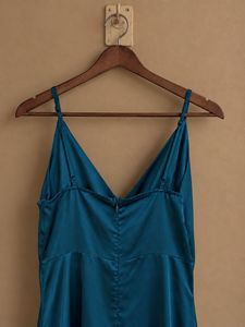 Elegant Teal Wrap V-Neck Maxi Dress