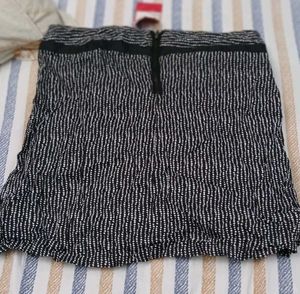 Chic Black &amp; White Patterned Skirt