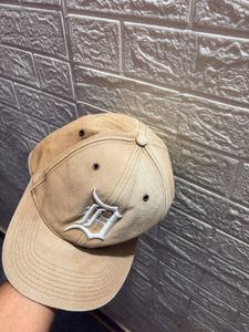 carhartt Tan baseball cap with 'D' logo