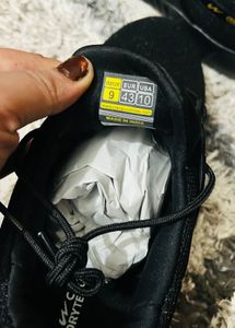 Stylish Black &amp; Gold Sports Shoes