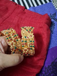 Exquisite Gold Plated Kundan Bangles