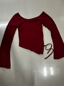 🚨SALE🚨Chic Burgundy Off-Shoulder Top