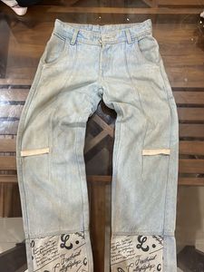 Stylish Light Wash Wide-Leg Jeans