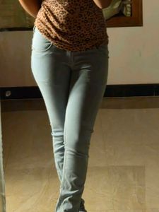 Light Blue Skinny Fit Jeans for baddie look!