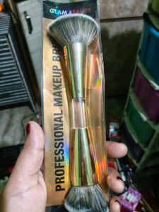 Glam Beauty Professional Makeup Brush