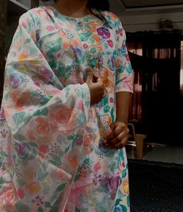 Embroidered Floral kurta set with sandle