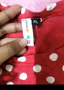 Pre-loved combo of 2 women's tops.