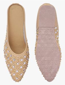 Embellished Juttis/Mojaris