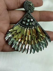 3 Tone Feature Earring