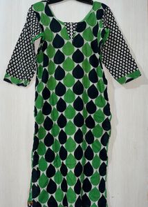 Set of Two Green &amp; Black  and red Leaf Print Kurta