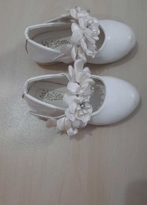 Cute White Flower Girl Shoes