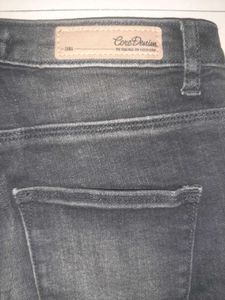 🖤 ZARA CORE TRF Black Denim — Rare Cool-Girl Find