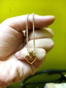 Elegant Gold Pendant Necklace Set of 2