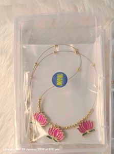 New Lotus Invisible Neckless - Pack of 1