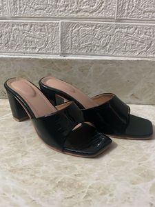 Stylish Black Block Heel Sandals