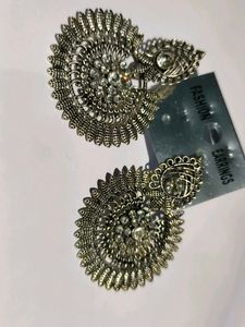 Stylish Antique Gold Earrings