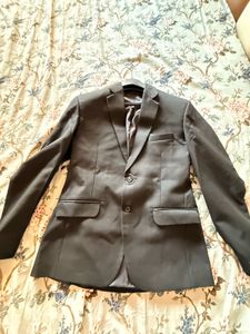 Classic Black Blazer - Stylish &amp; Versatile