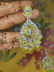 Jewellery Set Combo Of 5 Earrings With Freebies