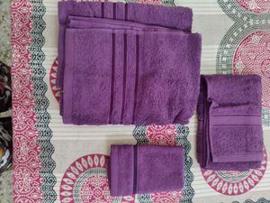 Brand new set of Trident Comfort Bath Towels