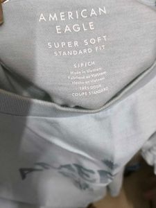 American Eagle Long Sleeve T-Shirt