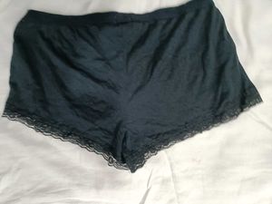 Black Pyjama And Shorts With Lace