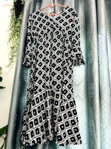 Chic Black &amp; White Print Dress