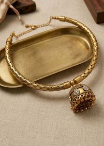 Exquisite Gold Toned Choker Necklace