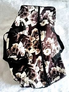 🆕 New Floral long Travel Bag 🧳