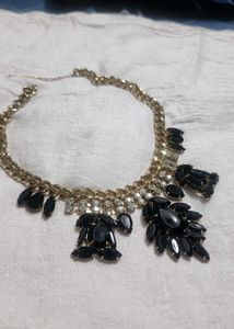 Elegant Black &amp; Crystal Necklace Set