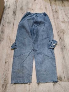 Ma3980 Sabrin cargo jeans waist 22 inches